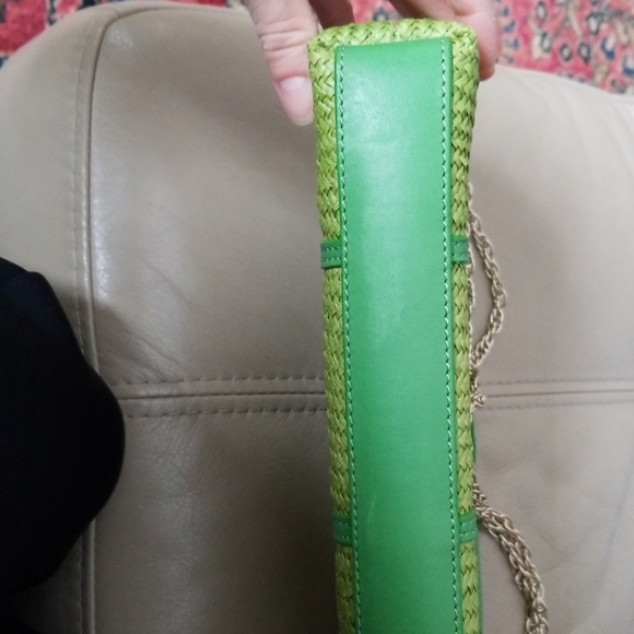 Kate Spade lime green handbag with gold chain - Picture 5 of 5
